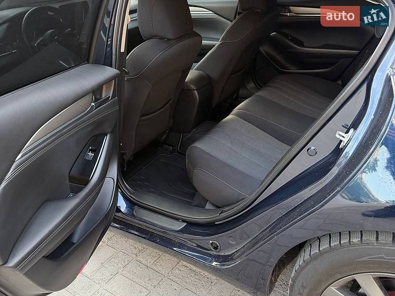 Седан Mazda 6 2018 в Днепре