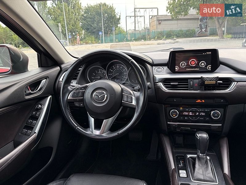 Седан Mazda 6 2015 в Черновцах