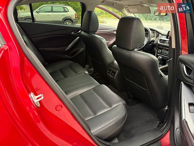 Седан Mazda 6 2015 в Черновцах