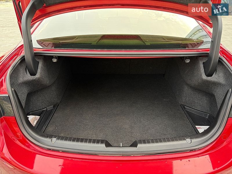 Седан Mazda 6 2015 в Черновцах