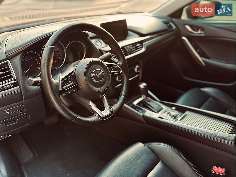 Седан Mazda 6 2016 в Киеве