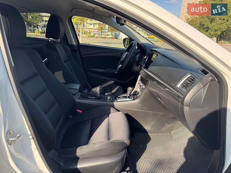 Седан Mazda 6 2014 в Киеве