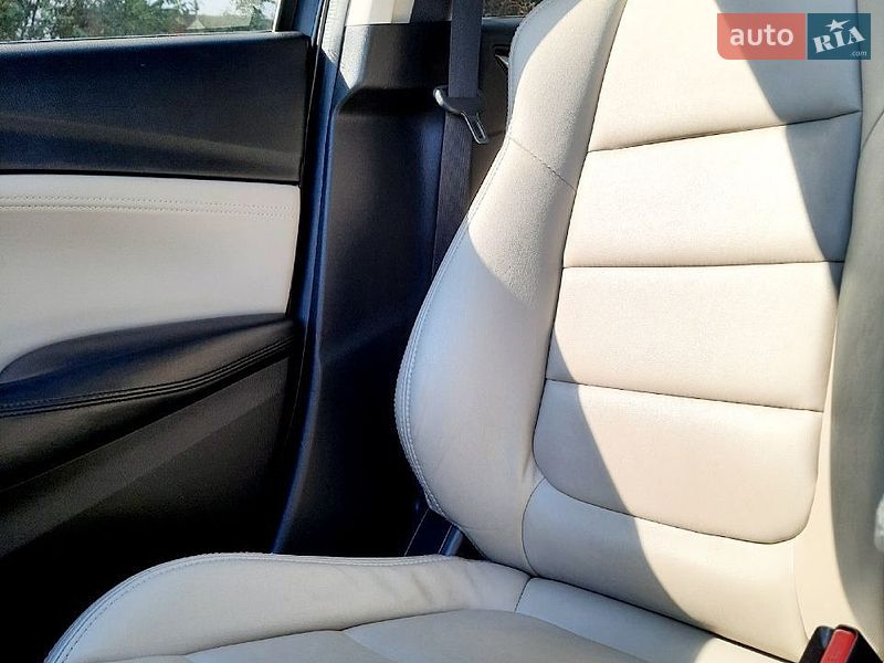 Седан Mazda 6 2014 в Киеве