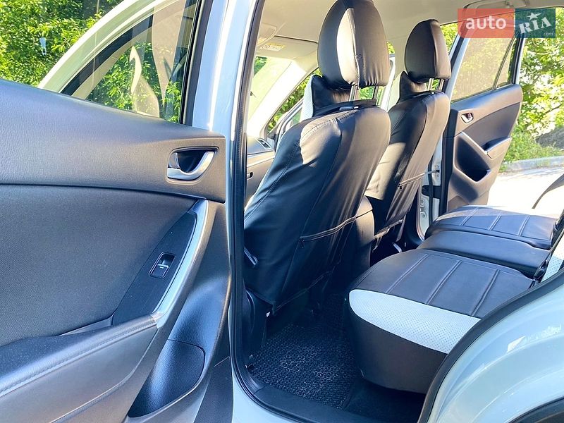 Внедорожник / Кроссовер Mazda CX-5 2015 в Первомайске