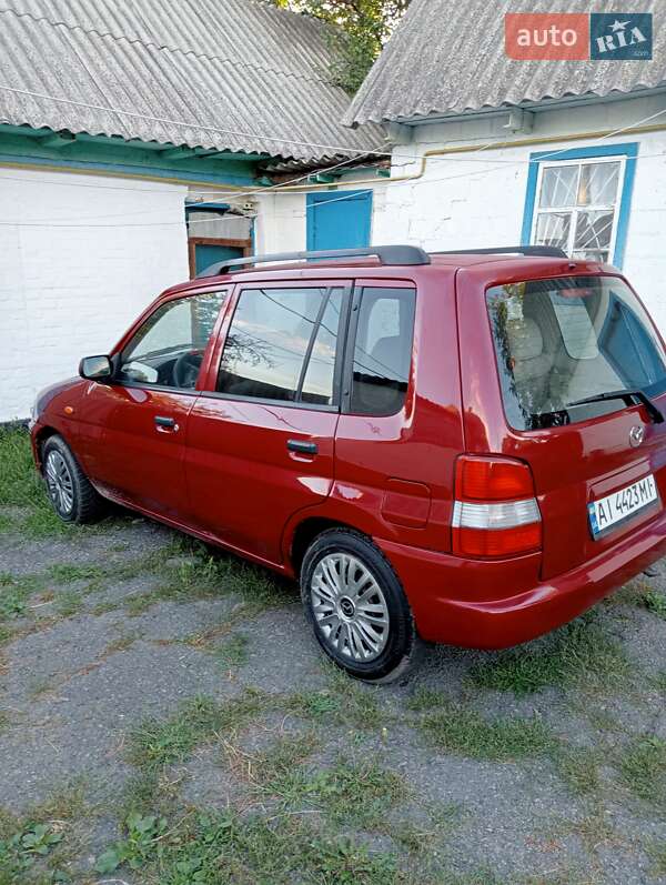 Хетчбек Mazda Demio