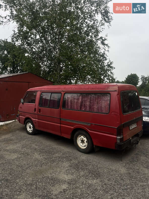 Мінівен Mazda E-series