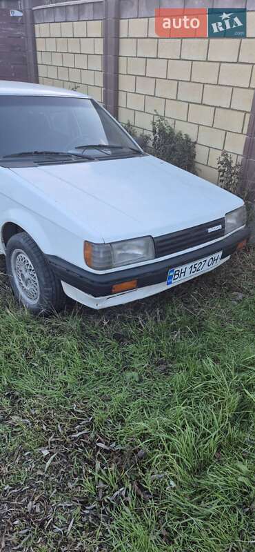Хэтчбек Mazda Familia