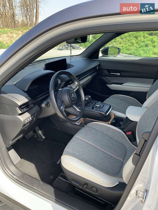 Внедорожник / Кроссовер Mazda MX-30 2020 в Тернополе