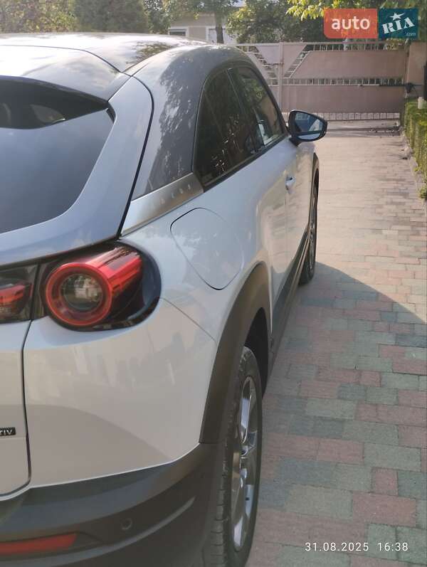 Внедорожник / Кроссовер Mazda MX-30 2020 в Делятине