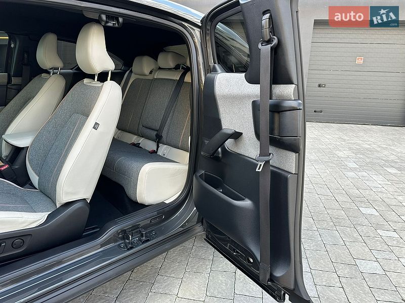 Внедорожник / Кроссовер Mazda MX-30 2020 в Ивано-Франковске