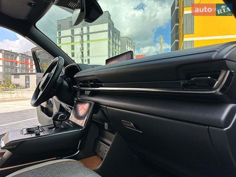 Внедорожник / Кроссовер Mazda MX-30 2020 в Ивано-Франковске