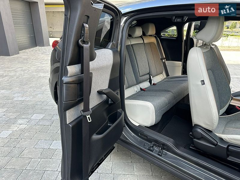 Внедорожник / Кроссовер Mazda MX-30 2020 в Ивано-Франковске
