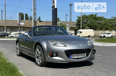 Mazda MX-5 Roadster Coupe 2012