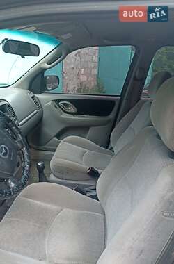 Mazda Tribute  2001