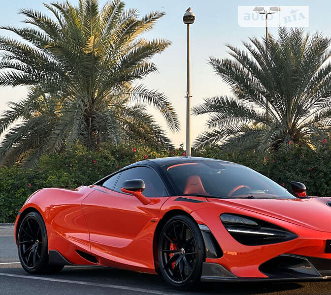 Седан McLaren 720S