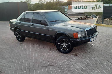 Mercedes-Benz 190  1984
