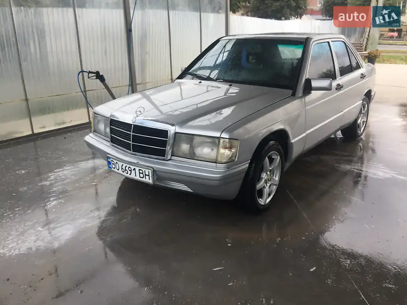 Mercedes-Benz 190