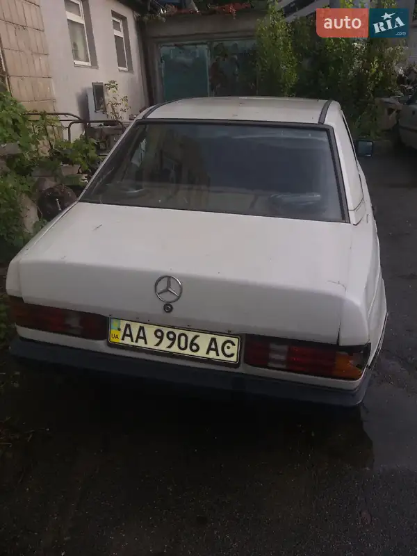 Mercedes-Benz 190