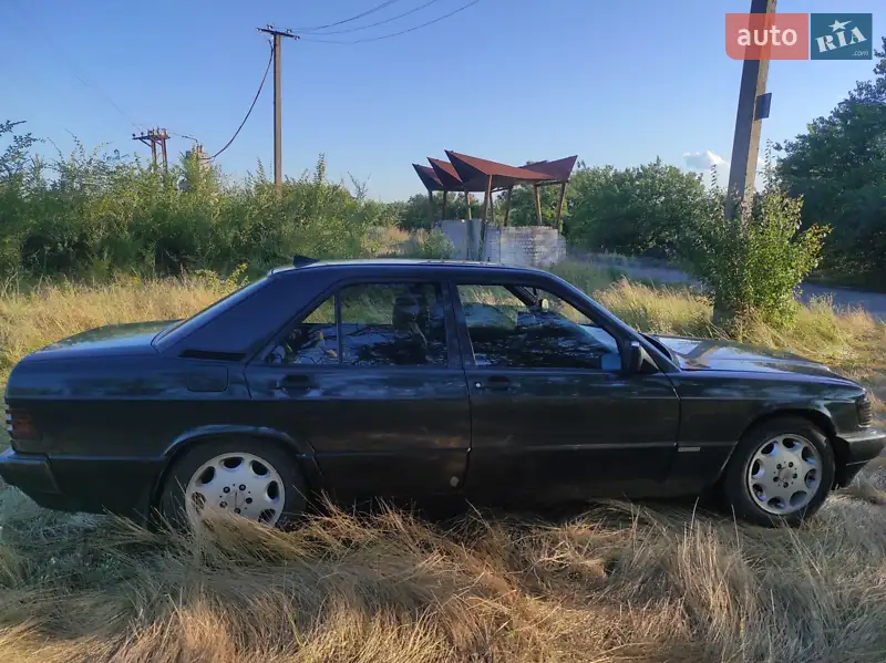 Mercedes-Benz 190