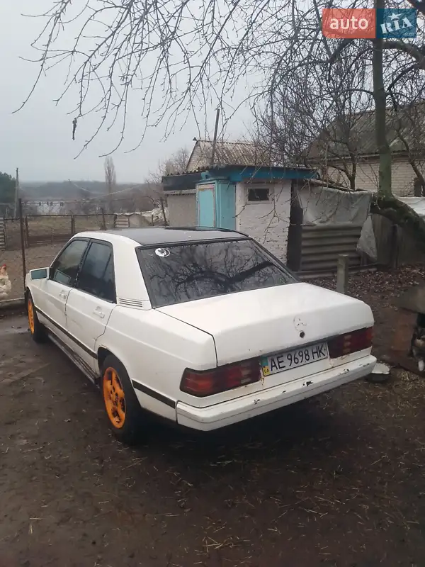 Mercedes-Benz 190