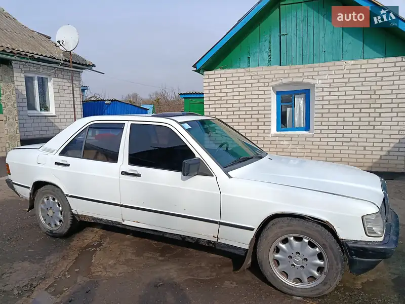 Mercedes-Benz 190