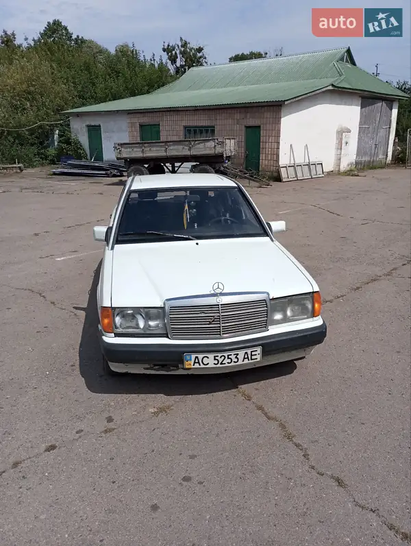 Mercedes-Benz 190