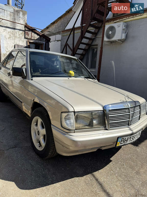 Mercedes-Benz 190