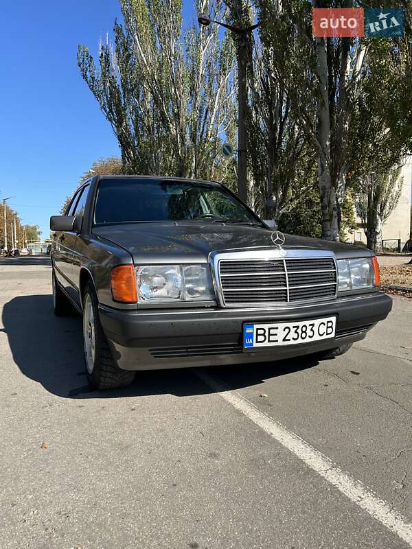 Mercedes-Benz 190