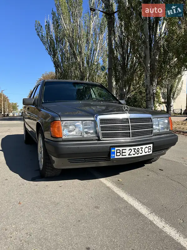 Mercedes-Benz 190