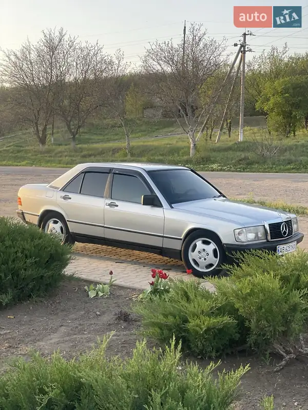Mercedes-Benz 190