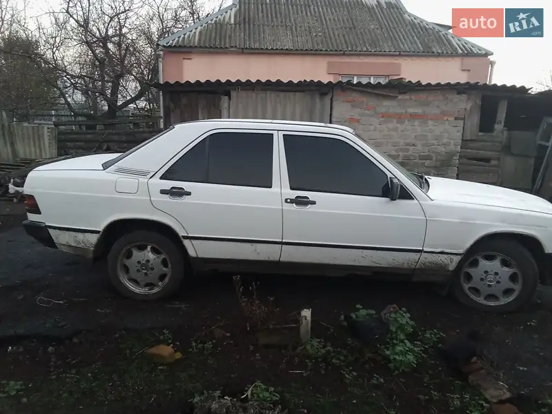 Mercedes-Benz 190