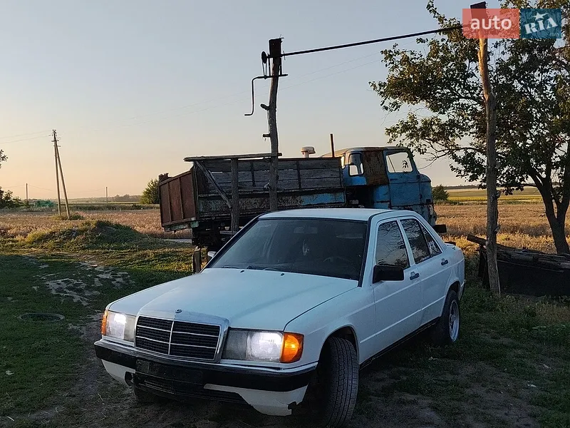 Mercedes-Benz 190