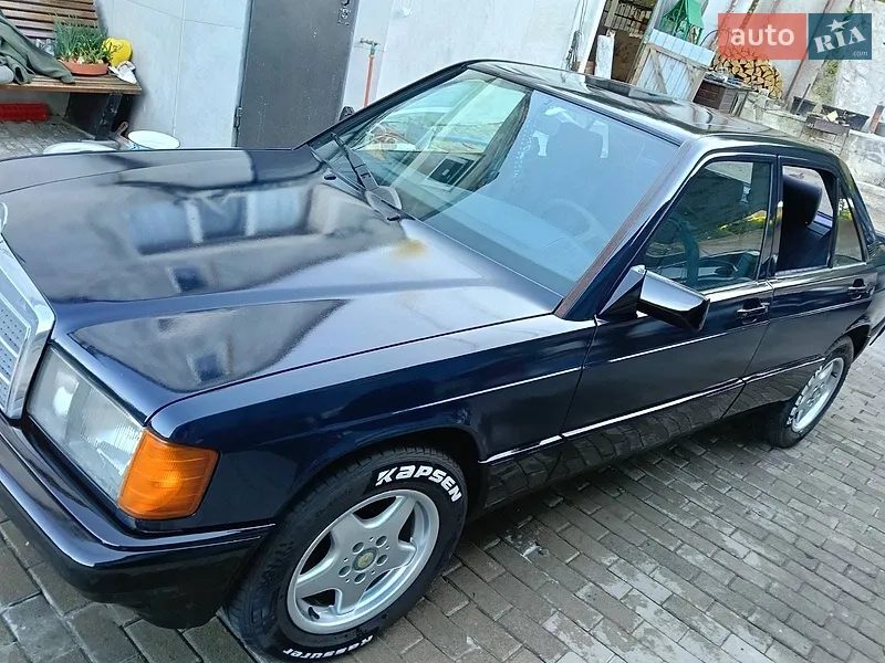 Mercedes-Benz 190