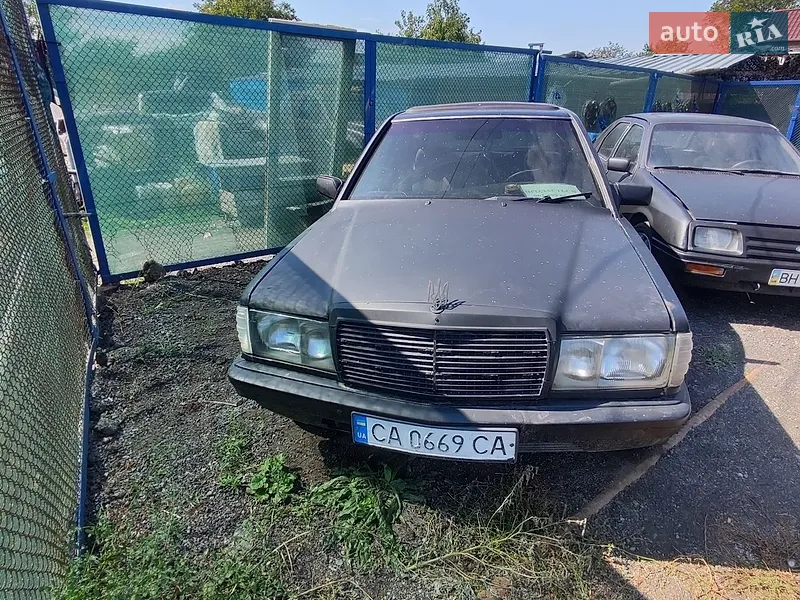 Mercedes-Benz 190