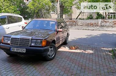 Mercedes-Benz 230 Pullman  1987