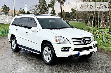 Mercedes-Benz   2010