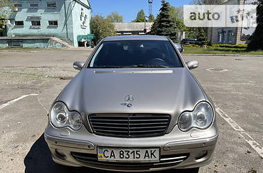 Mercedes-Benz  avantgarde  2004