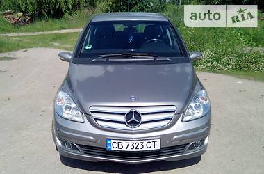 Mercedes-Benz   2005