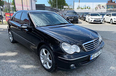 Mercedes-Benz   2006