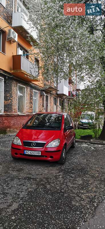 Хетчбек Mercedes-Benz A-Class