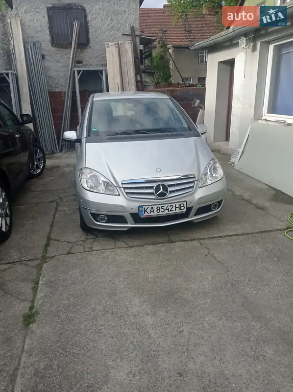 Mercedes-Benz A-Class 2011