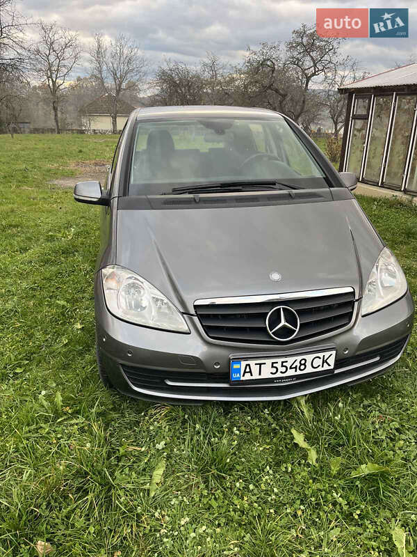 Хетчбек Mercedes-Benz A-Class