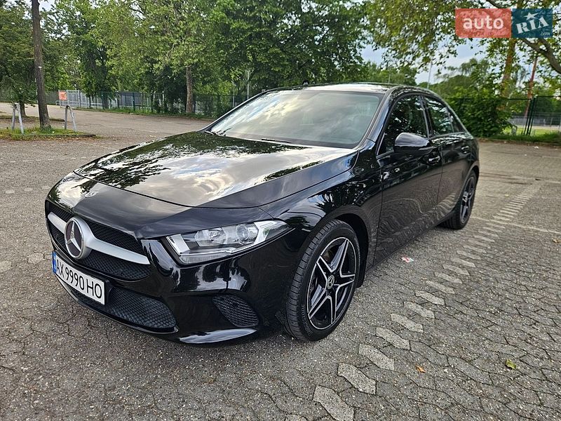 Седан Mercedes-Benz A-Class