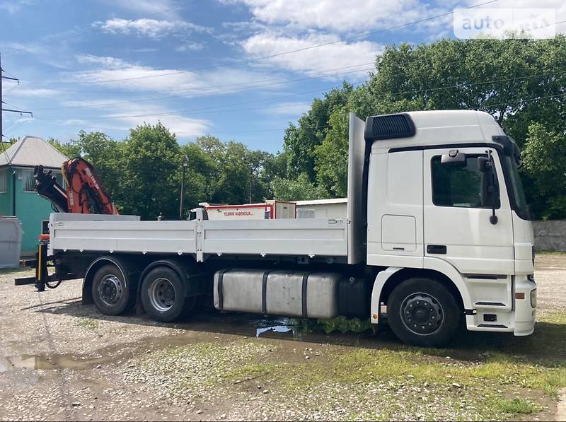 Кран-манипулятор Mercedes-Benz Actros