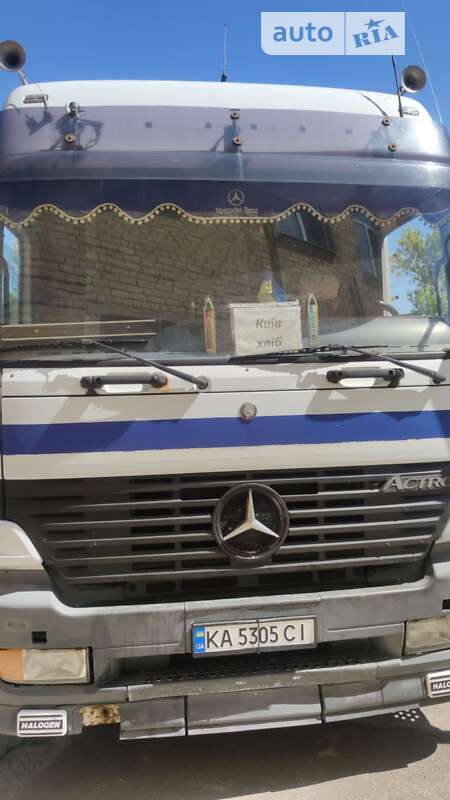 Вантажопасажирський фургон Mercedes-Benz Actros