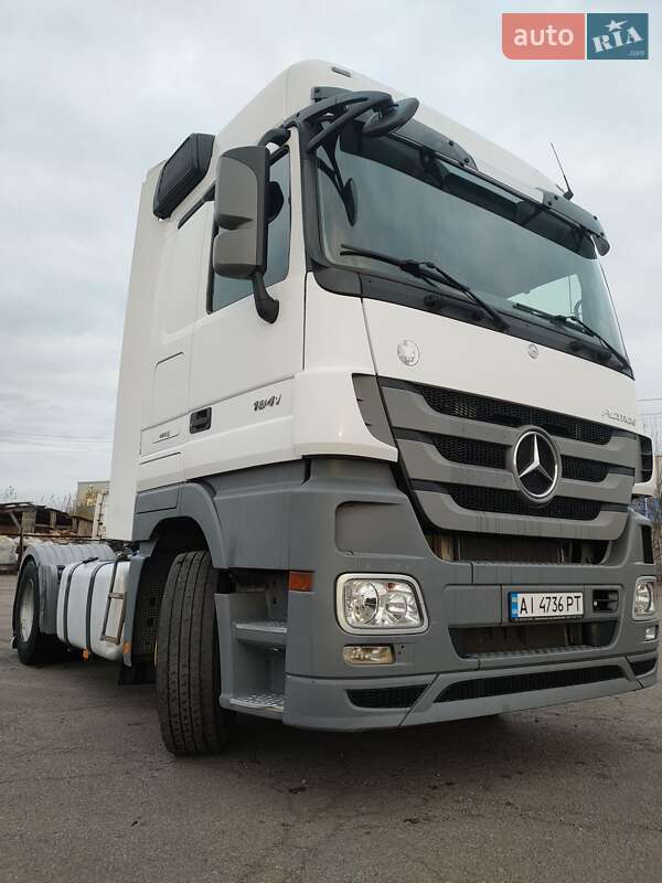 Вантажівки Mercedes-Benz Actros