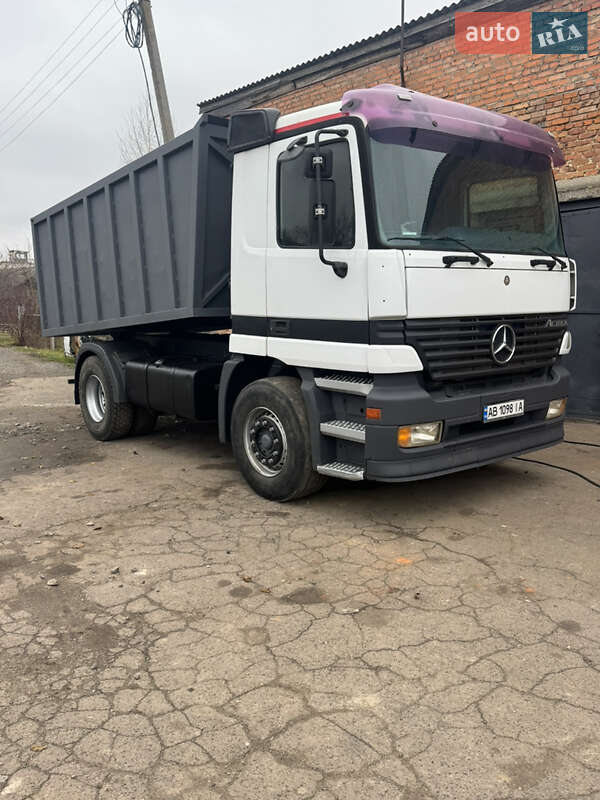 Самосвал Mercedes-Benz Actros