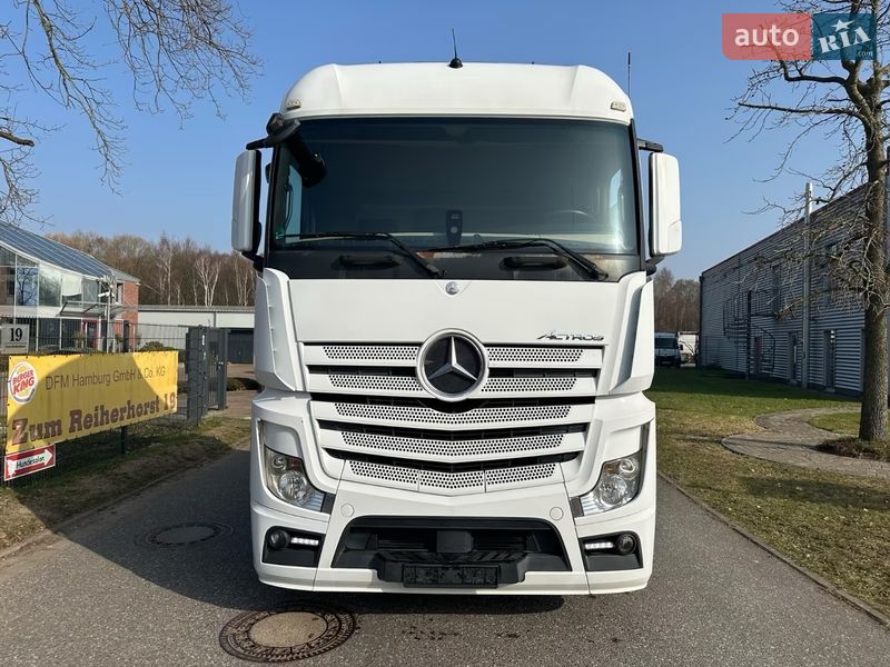 Тягач Mercedes-Benz Actros