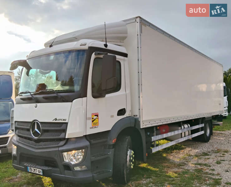 Вантажівки Mercedes-Benz Antos