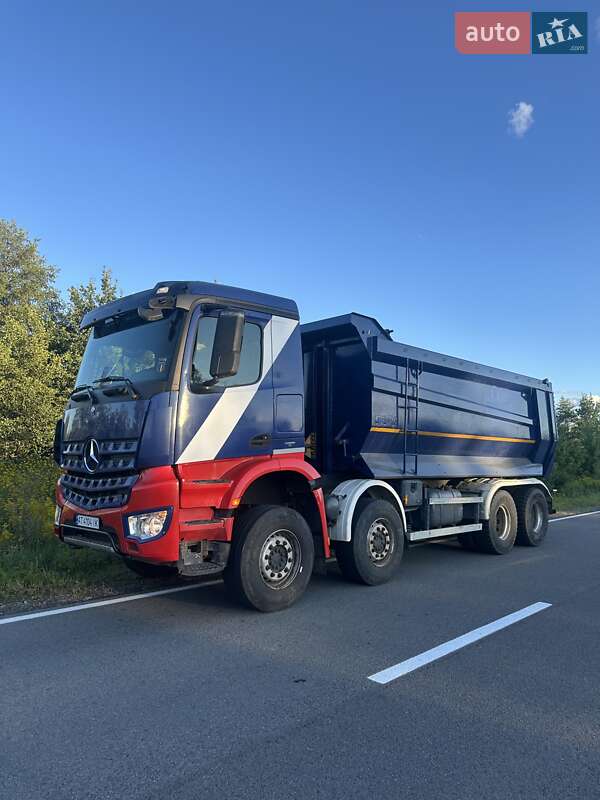 Грузовики Mercedes-Benz Arocs